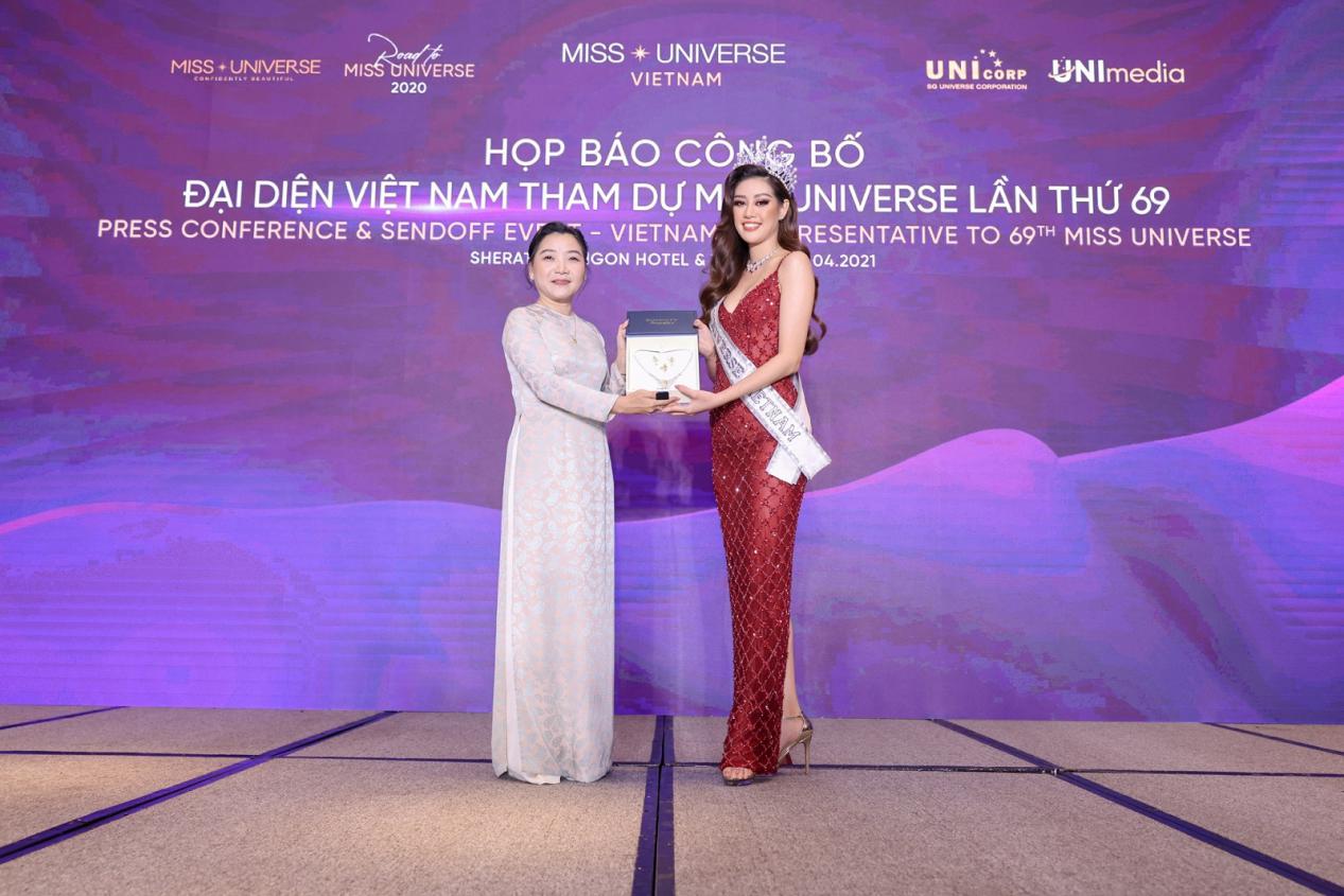 Đại sứ Charm Resort tỏa s&aacute;ng tại Miss Universe lần thứ 69 - Ảnh 2.
