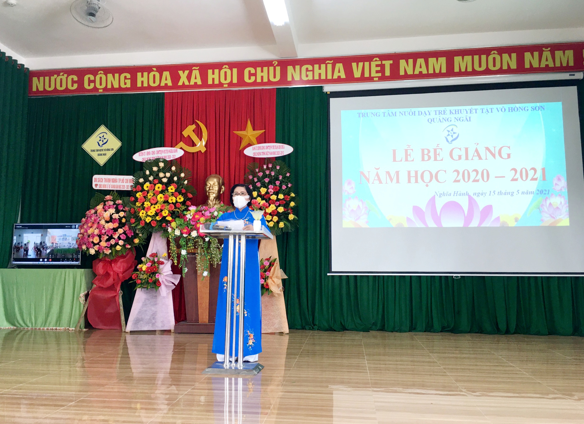 Hơn 3 tỉ đồng ủng hộ Trung t&acirc;m nu&ocirc;i dạy trẻ khuyết tật V&otilde; Hồng Sơn - Ảnh 4.