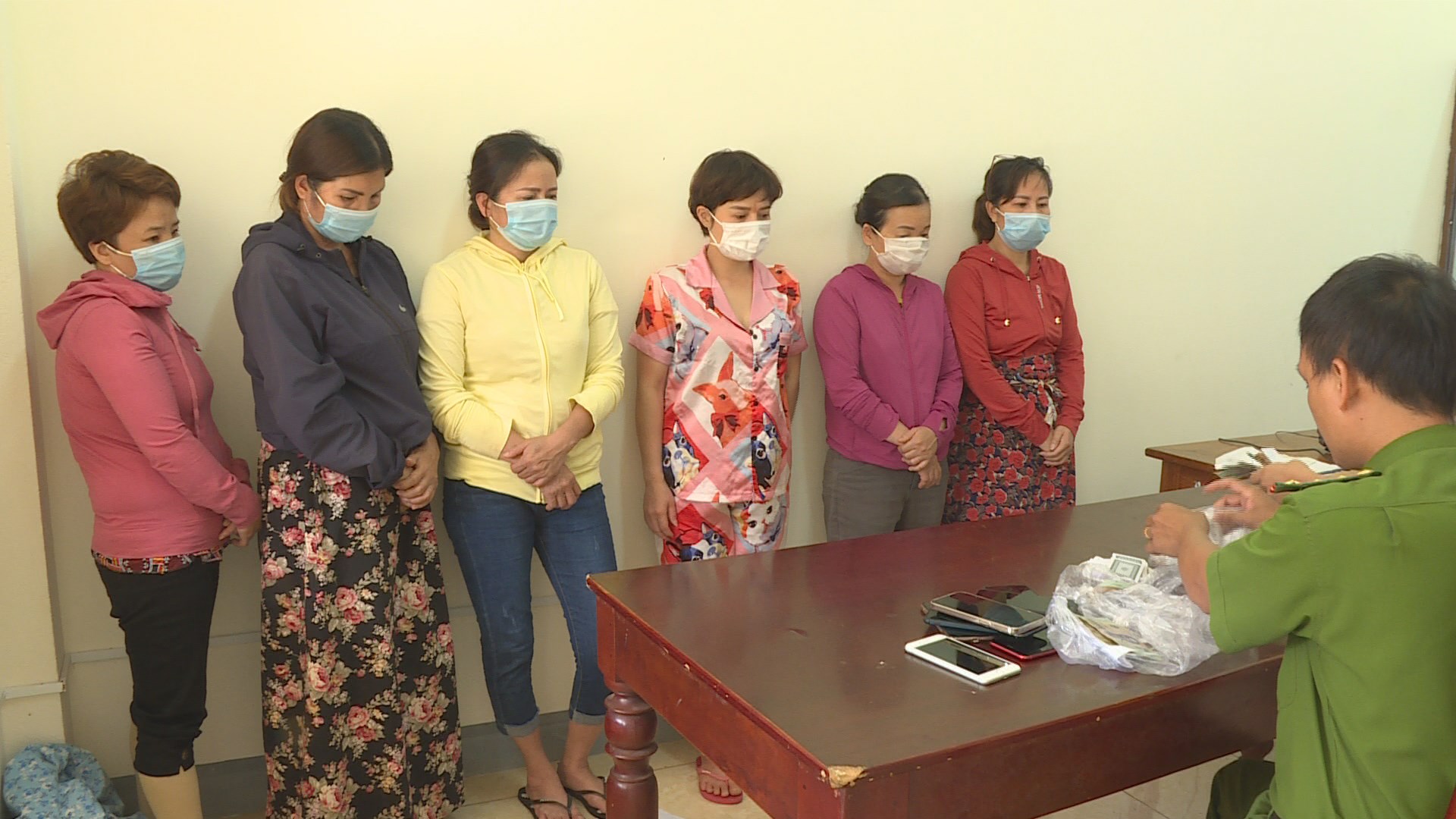 Triệt phá sòng bạc của các "quý bà"