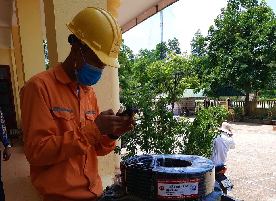 Giả danh "nhân viên điện lực" Quảng Bình đi bán dây điện "rởm"