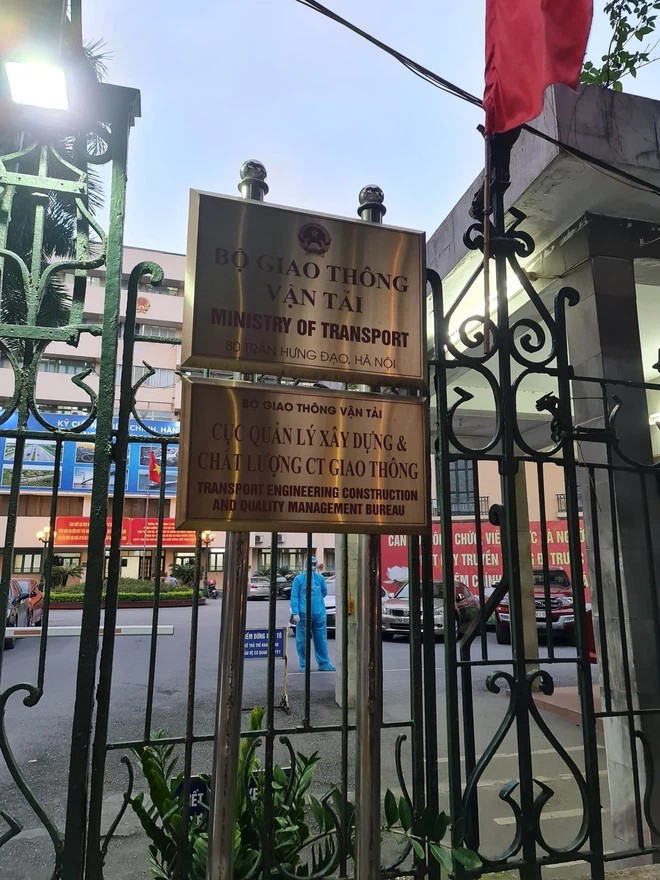 Nh&acirc;n vi&ecirc;n Văn ph&ograve;ng Bộ GTVT nghi mắc Covid-19, y&ecirc;u cầu mọi người ở lại cơ quan - Ảnh 4.