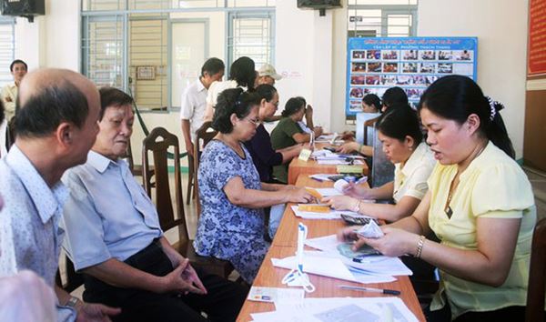 Thống nhất chi trả chế độ bảo hiểm xã hội  bắt buộc với nhiều người làm việc ở cấp xã