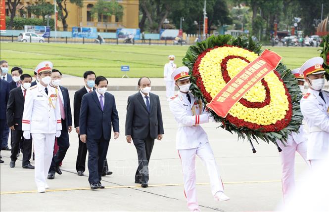 L&atilde;nh đạo Đảng, Nh&agrave; nước v&agrave;o Lăng viếng B&aacute;c - Ảnh 1.