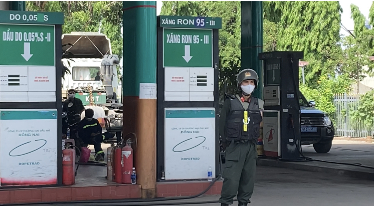 N&Oacute;NG: C&ocirc;ng an phong tỏa v&agrave; bắt chủ C&ocirc;ng ty Ph&uacute;c Đại An - Ảnh 5.