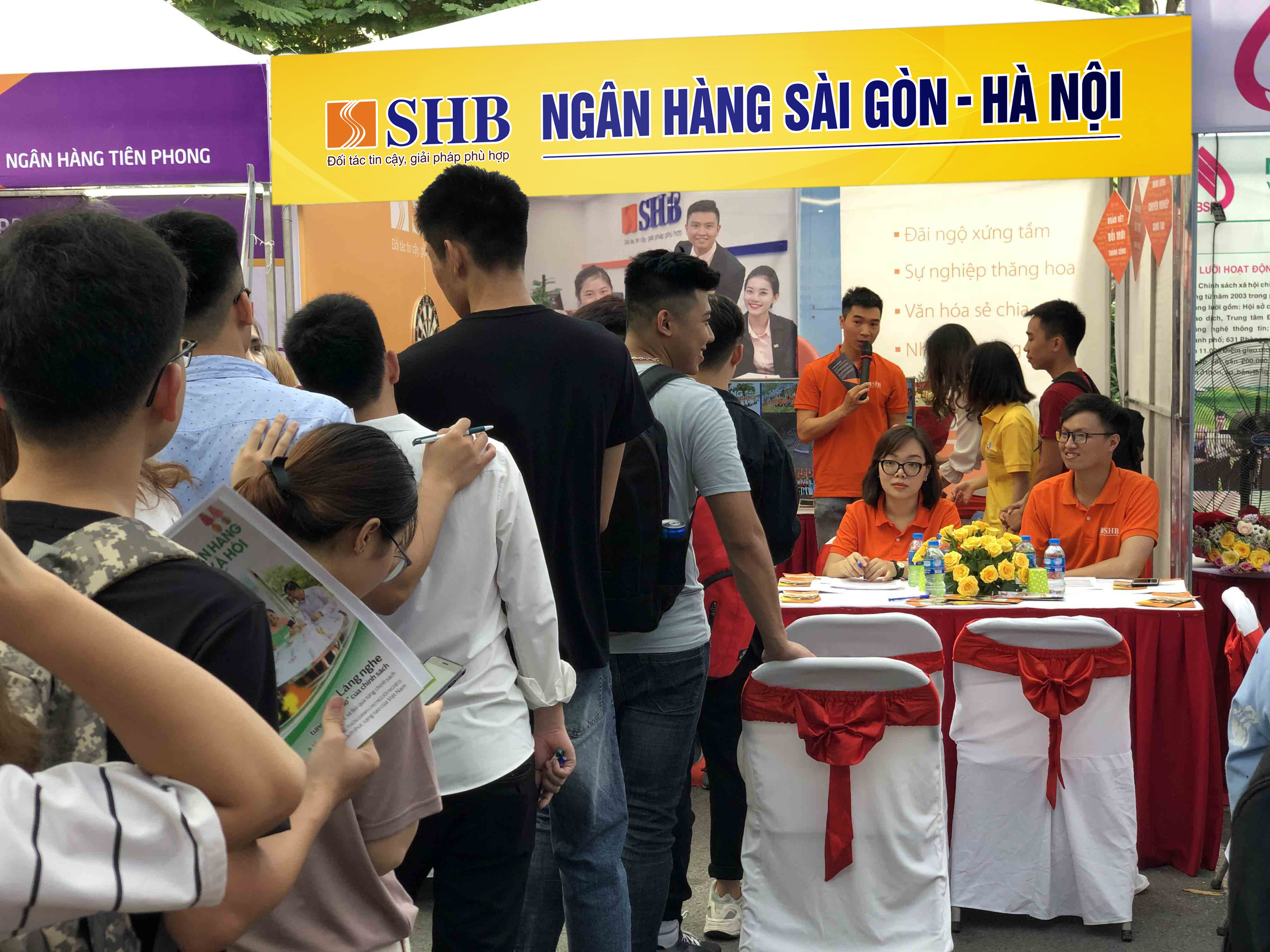 SHB được vinh danh Top 7 nhà tuyển dụng yêu thích nhất ngành Tài chính - Ngân hàng - Chứng khoán