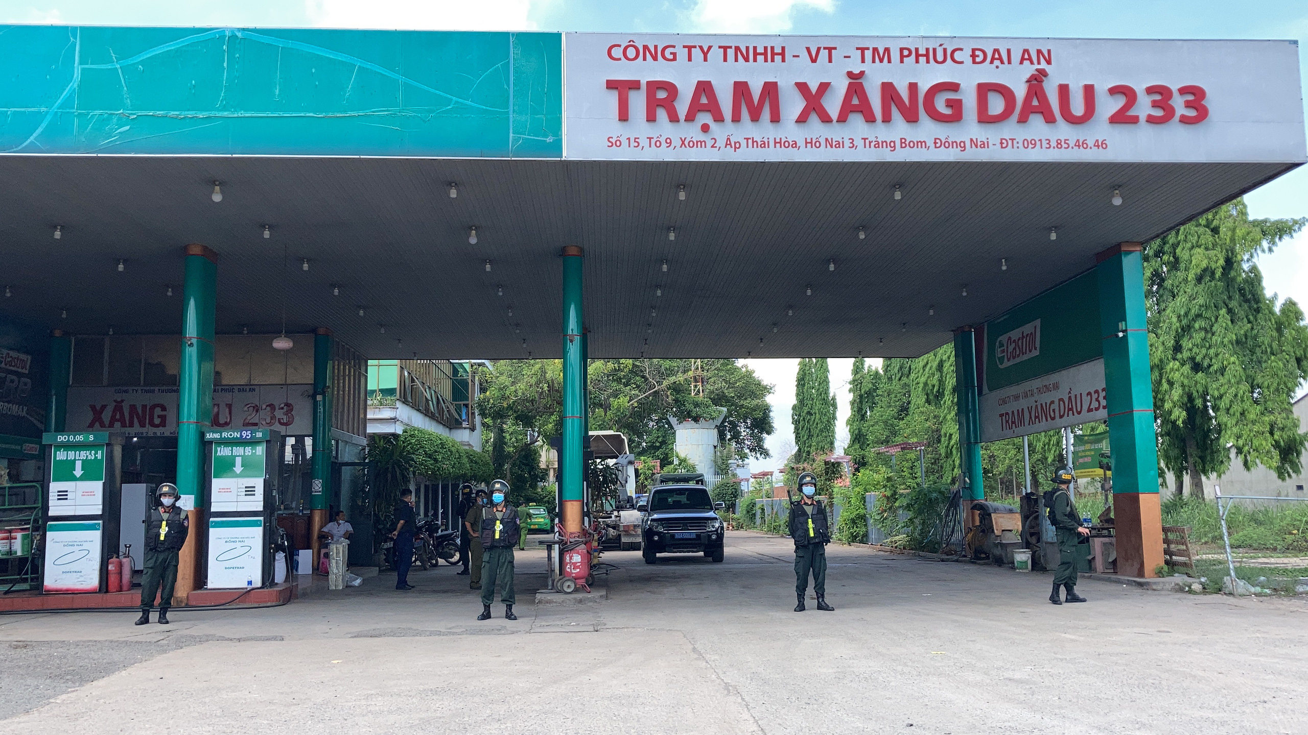 N&Oacute;NG: C&ocirc;ng an phong tỏa v&agrave; bắt chủ C&ocirc;ng ty Ph&uacute;c Đại An - Ảnh 1.