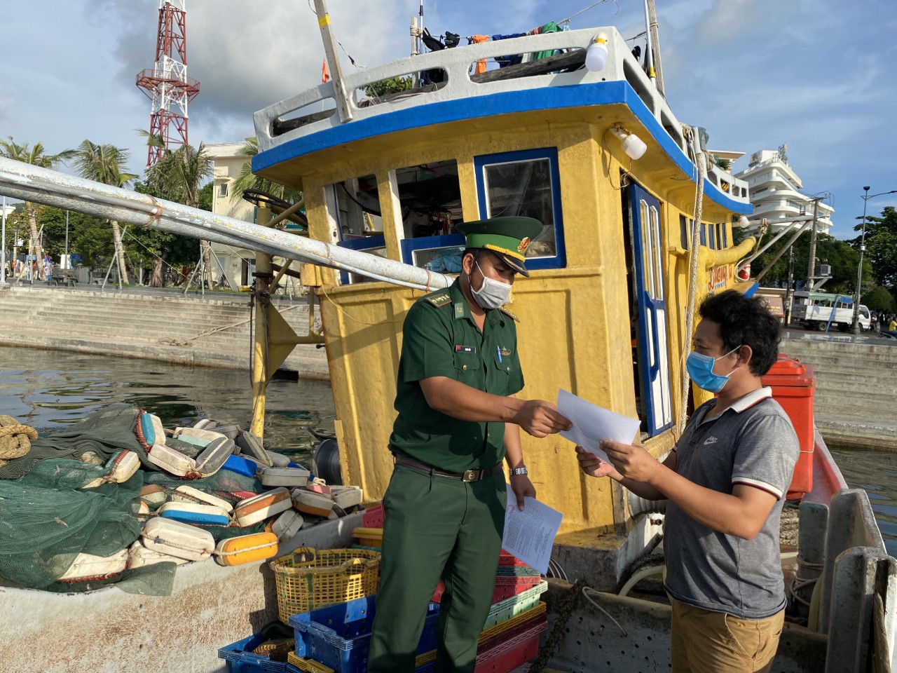 Biên phòng Phú Quốc phát động phong trào toàn dân tham gia phòng chống Covid-19