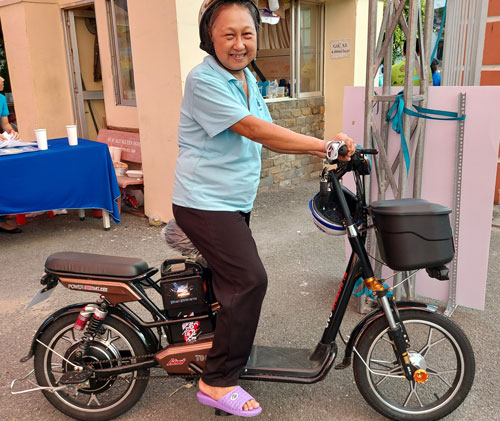 Trao yêu thương, thắp hy vọng