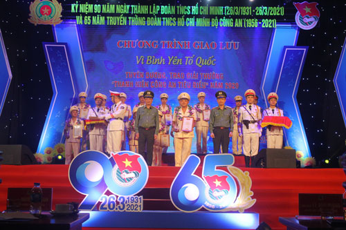 Năng động trong vai tr&ograve; thủ lĩnh - Ảnh 4.