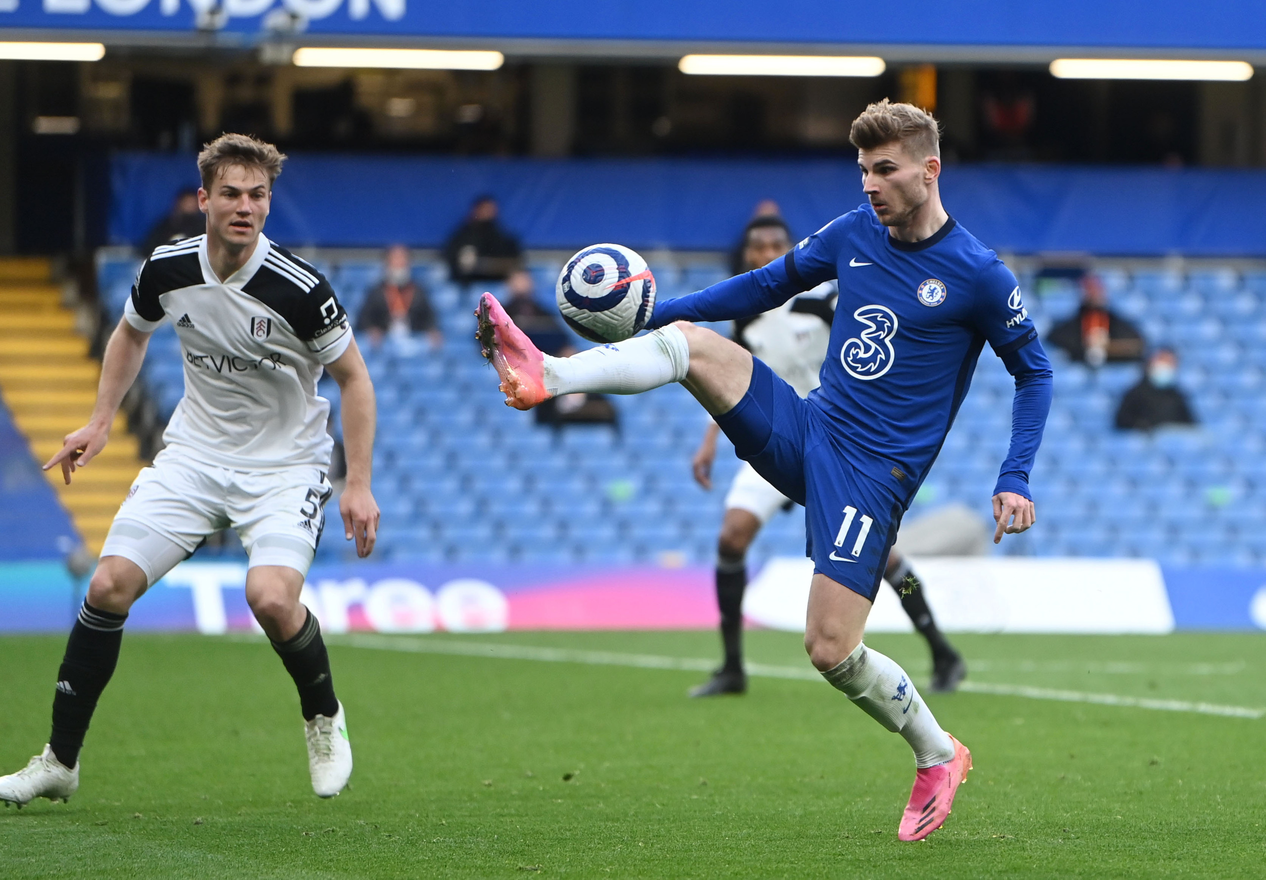 Man City, Chelsea thắng tưng bừng, chờ trận "Super Sunday" Ngoại hạng Anh