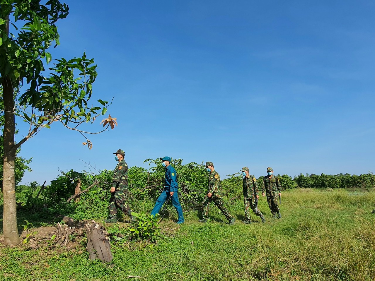 Những h&igrave;nh ảnh gian khổ, hy sinh nơi bi&ecirc;n cương Tổ quốc - Ảnh 5.