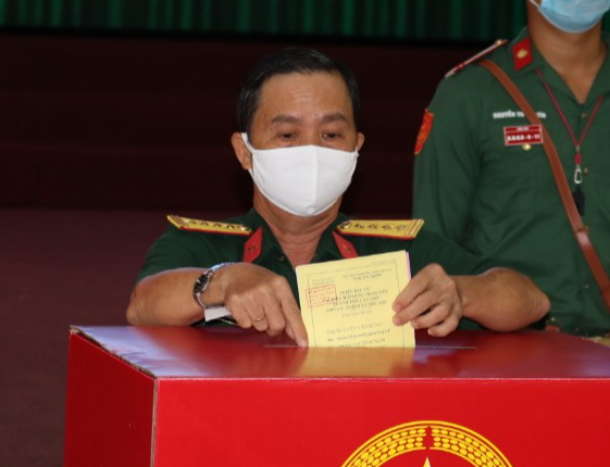 Những lá phiếu bầu cử đầu tiên tại Cần Thơ