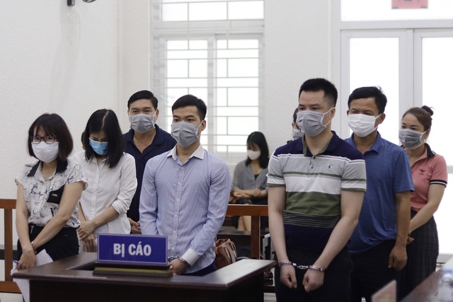 Xét xử 8 bị cáo vụ đưa doanh nhân "rởm" lên chuyên cơ đoàn Chủ tịch Quốc hội đi Hàn Quốc