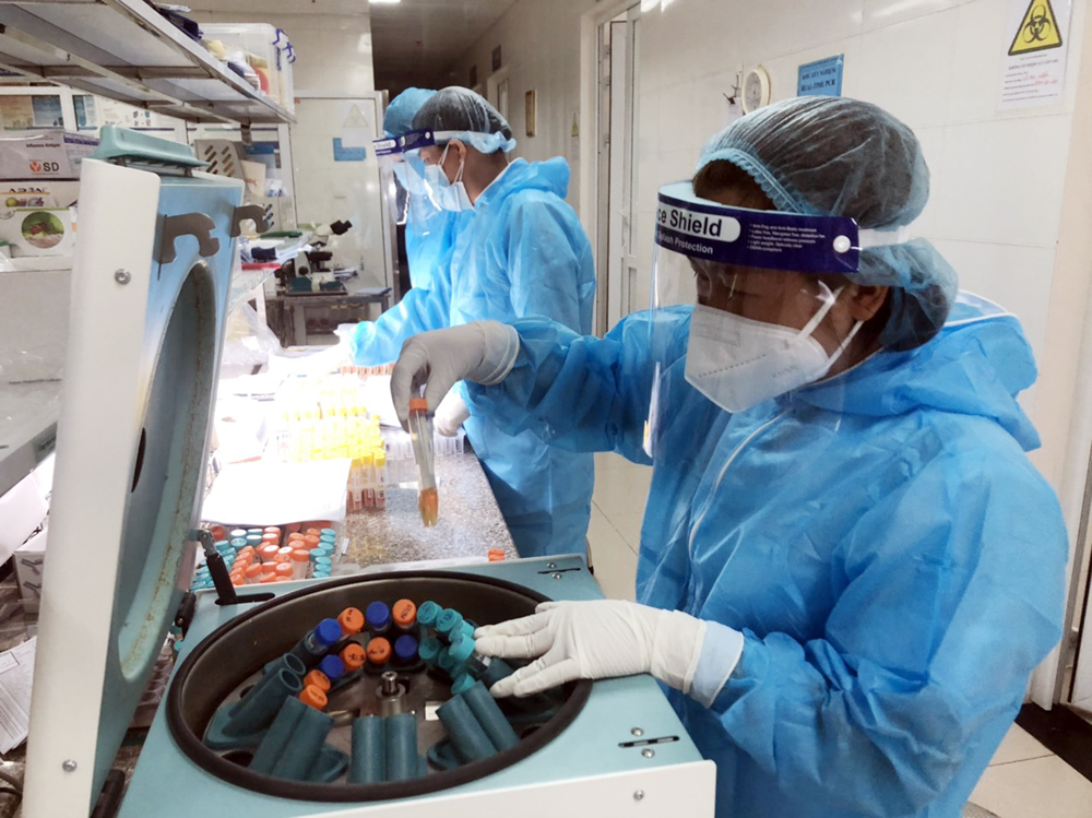Th&ecirc;m 92 ca dương t&iacute;nh SARS-CoV-2, nhiều ca l&agrave; gi&aacute;o vi&ecirc;n, học sinh, n&ocirc;ng d&acirc;n trong cộng đồng - Ảnh 1.