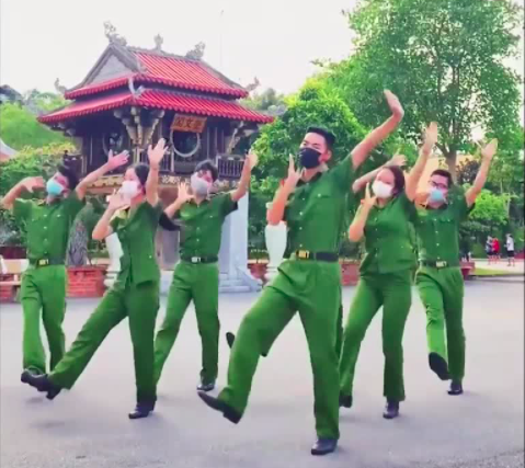 Học viên Học viện cảnh sát gây sốt với vũ điệu "Tôi đi bầu cử"