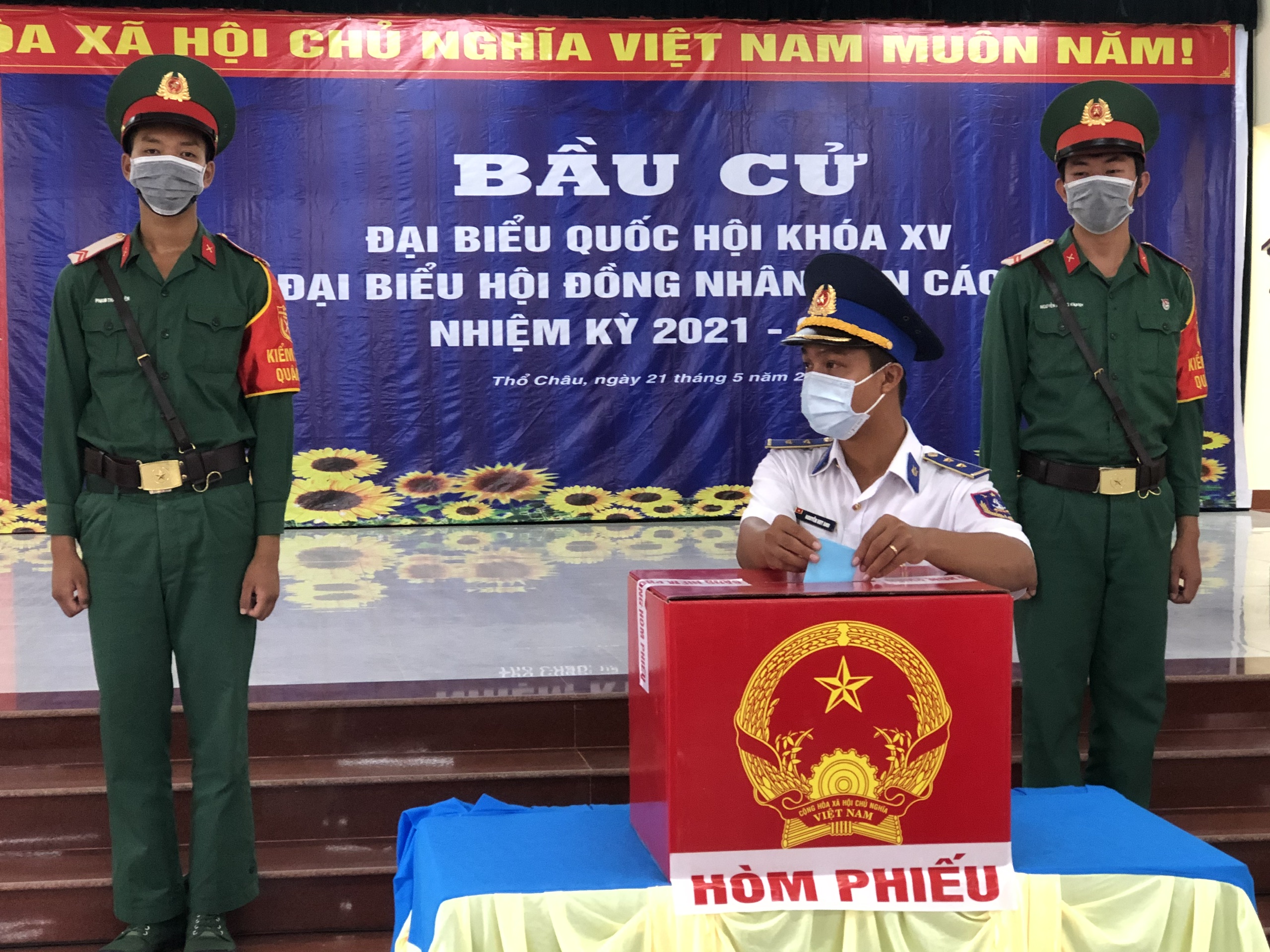 Cảnh sát biển và cử tri tại 3 đảo ở miền Tây đi bầu cử sớm - Ảnh 5.