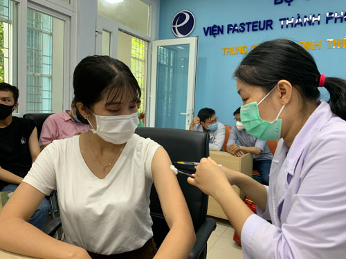 Chính phủ đồng ý dùng tiền ủng hộ chống dịch Covid-19 để mua vắc-xin