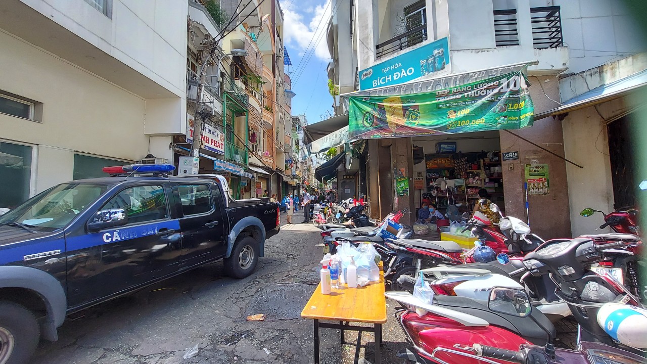 Covid-19: Truy tìm người đến quán phá lấu, súp cua ở quận 4 - Ảnh 1.