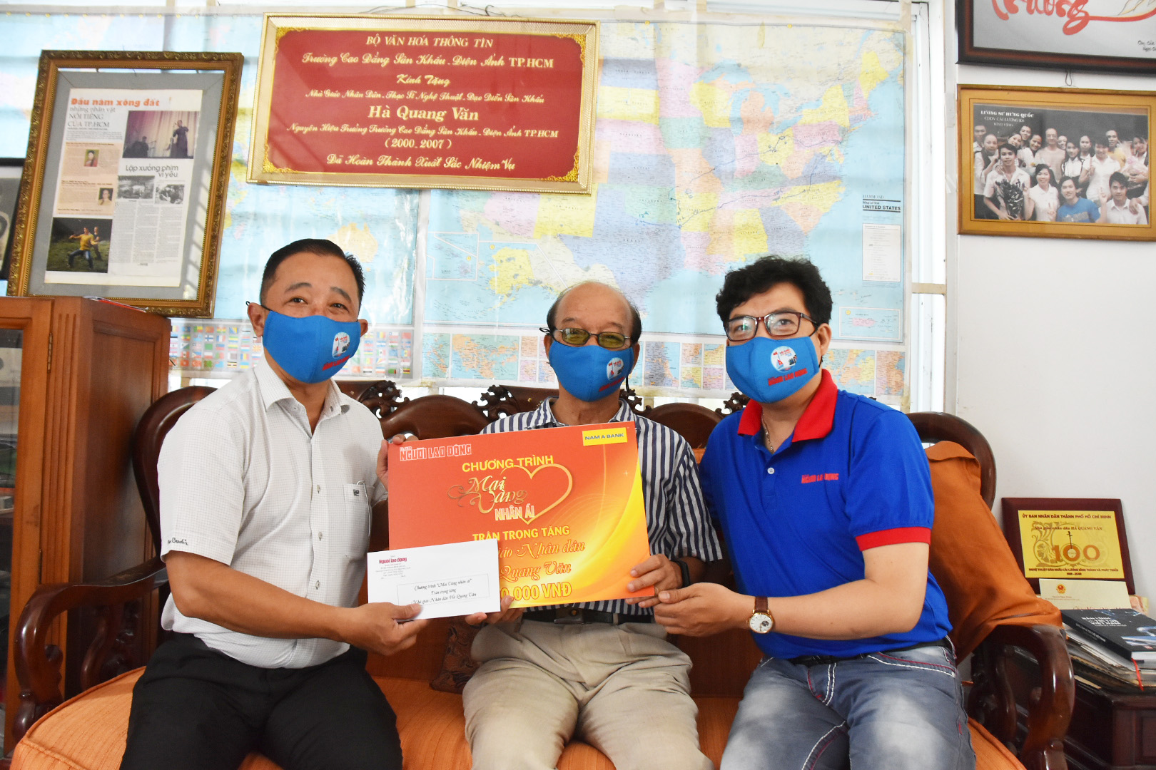 Chương trình "Mai Vàng nhân ái" thăm Nhà giáo Nhân dân Hà Quang Văn và nhạc sĩ Phùng Trọng