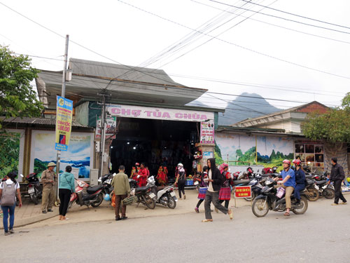 Chợ phi&ecirc;n lai sờ trim - Ảnh 2.