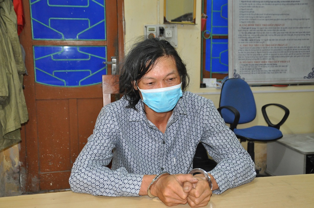 Kẻ có tiền án giết người đâm thượng tá phó công an huyện bị thương
