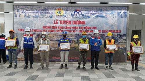 Tuyên dương công nhân giỏi