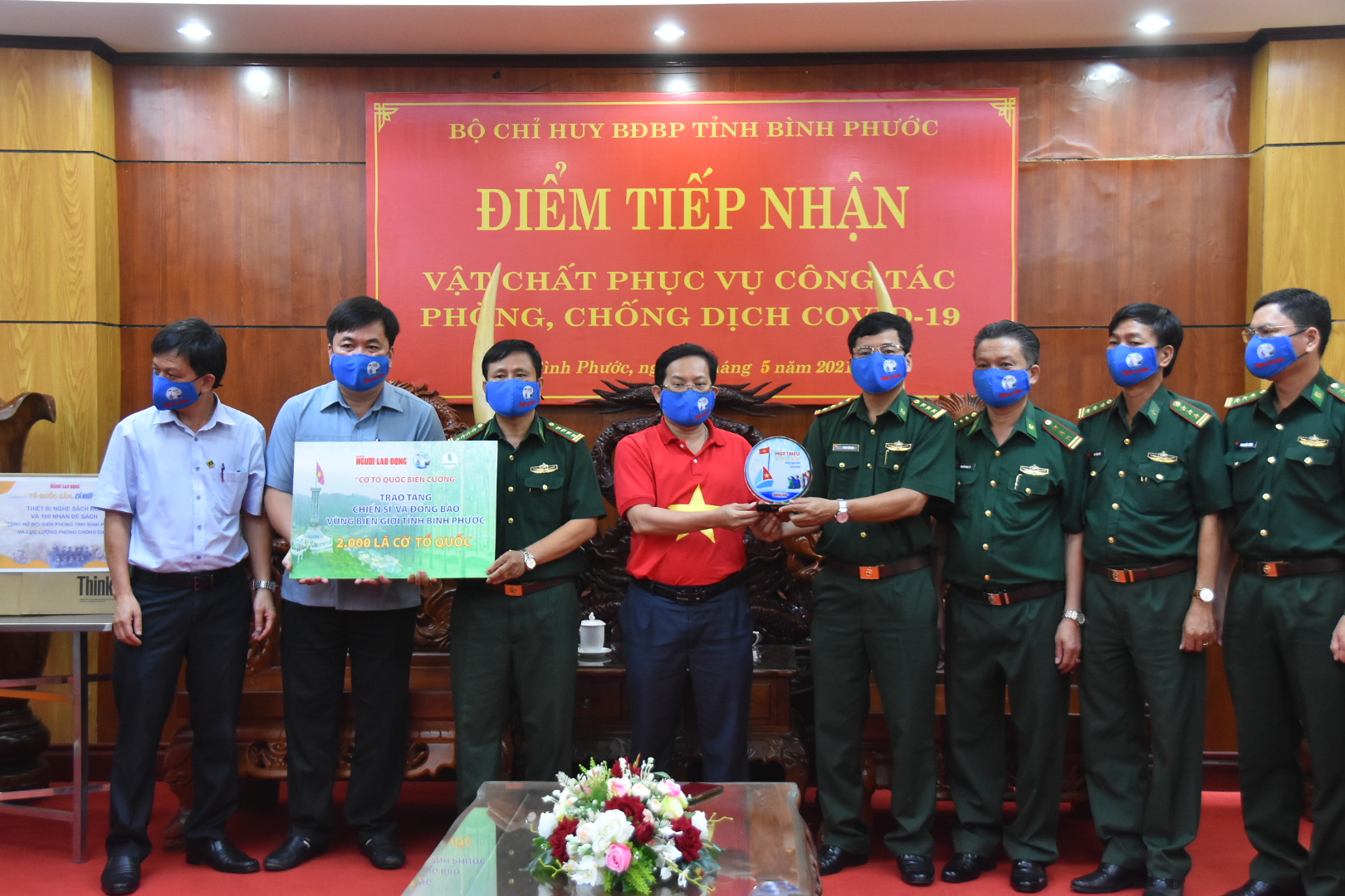 Cờ Tổ quốc bi&ecirc;n cương đến với v&ugrave;ng bi&ecirc;n giới B&igrave;nh Phước - Ảnh 5.