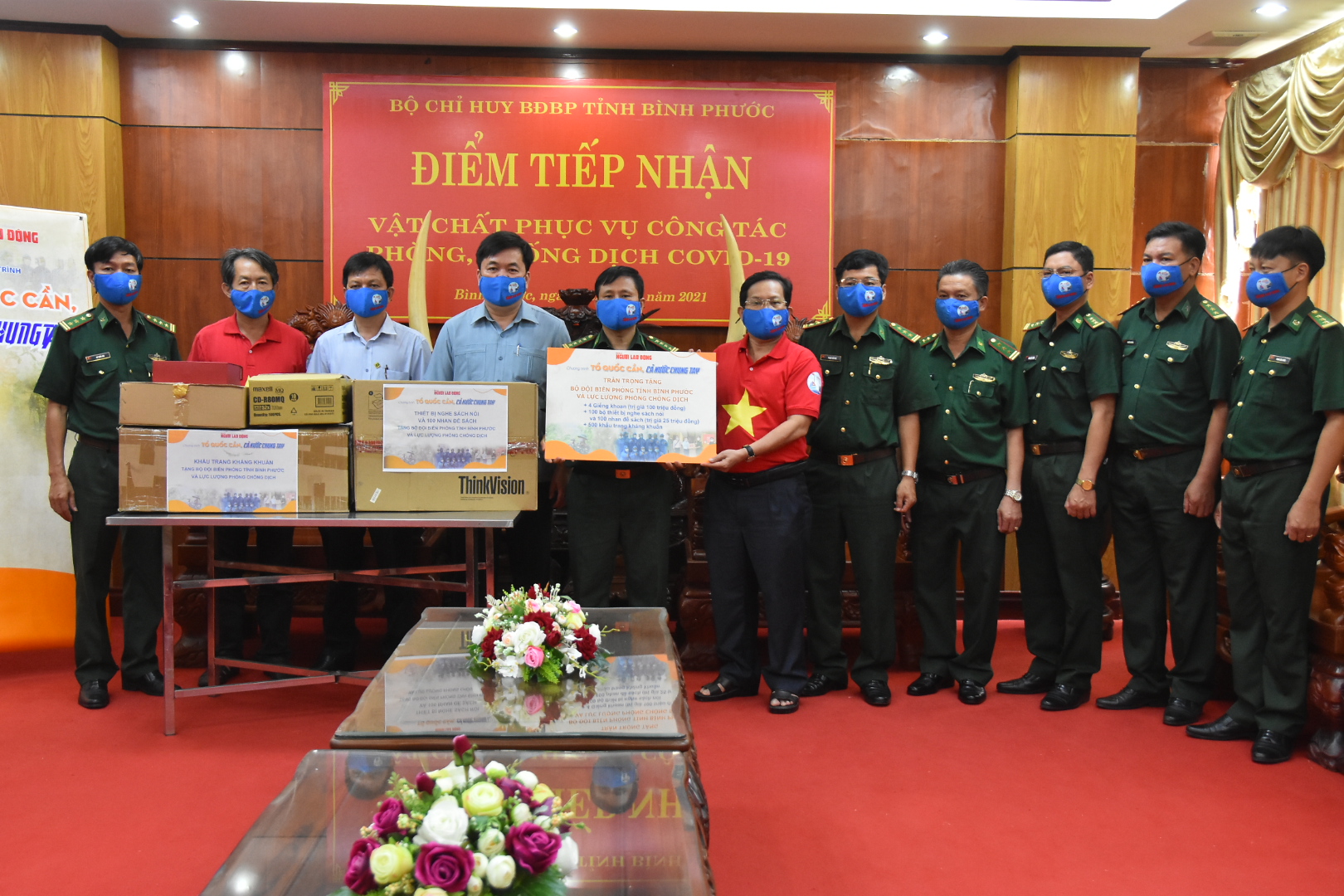 Cờ Tổ quốc bi&ecirc;n cương đến với v&ugrave;ng bi&ecirc;n giới B&igrave;nh Phước - Ảnh 6.