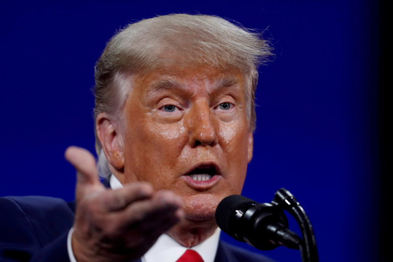 Ông Donald Trump bị kiện vì dùng từ nhạy cảm trong đại dịch Covid-19