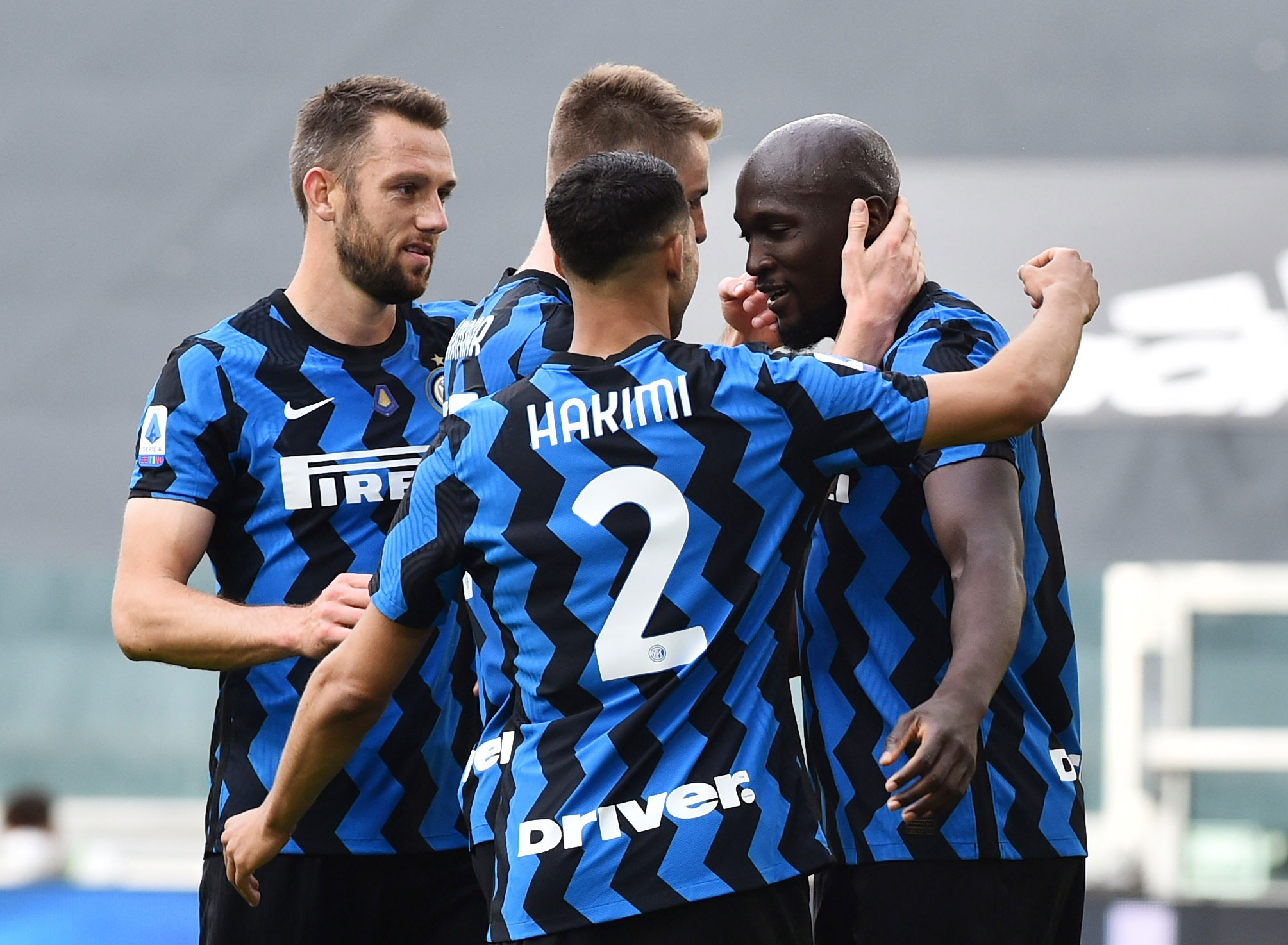 Xác định 3 đội rớt hạng Serie A