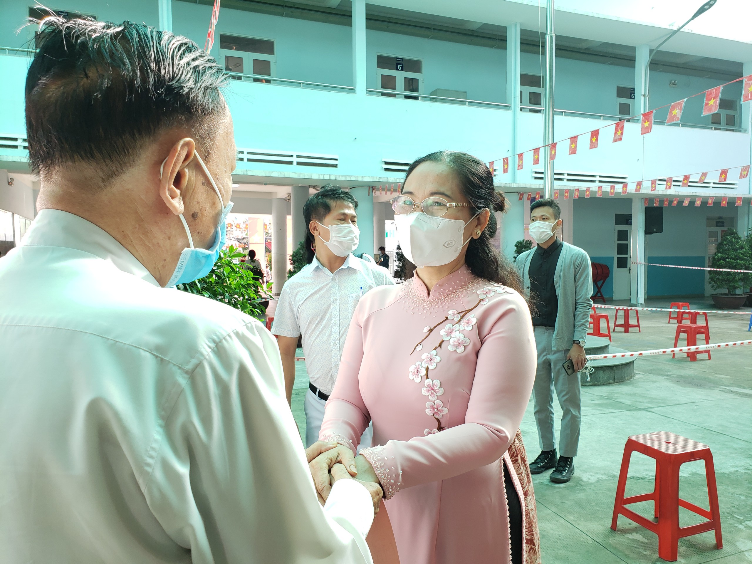 Ph&oacute;ng sự ảnh: L&atilde;nh đạo Đảng, Nh&agrave; nước đi bầu cử - Ảnh 12.