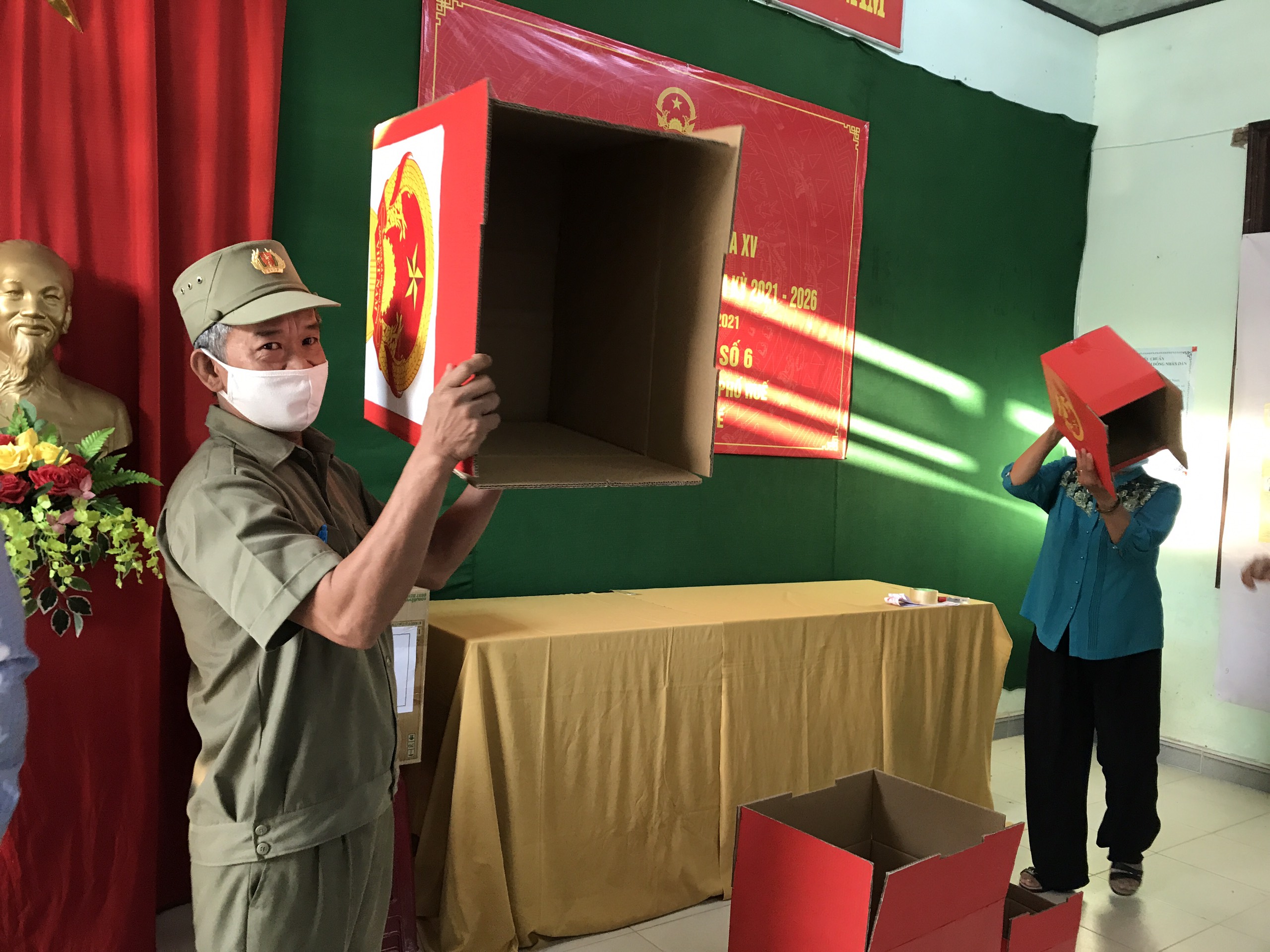 Miền Trung: Bầu cử đặc biệt trong khu cách ly tập trung phòng chống dịch Covid-19 - Ảnh 19.