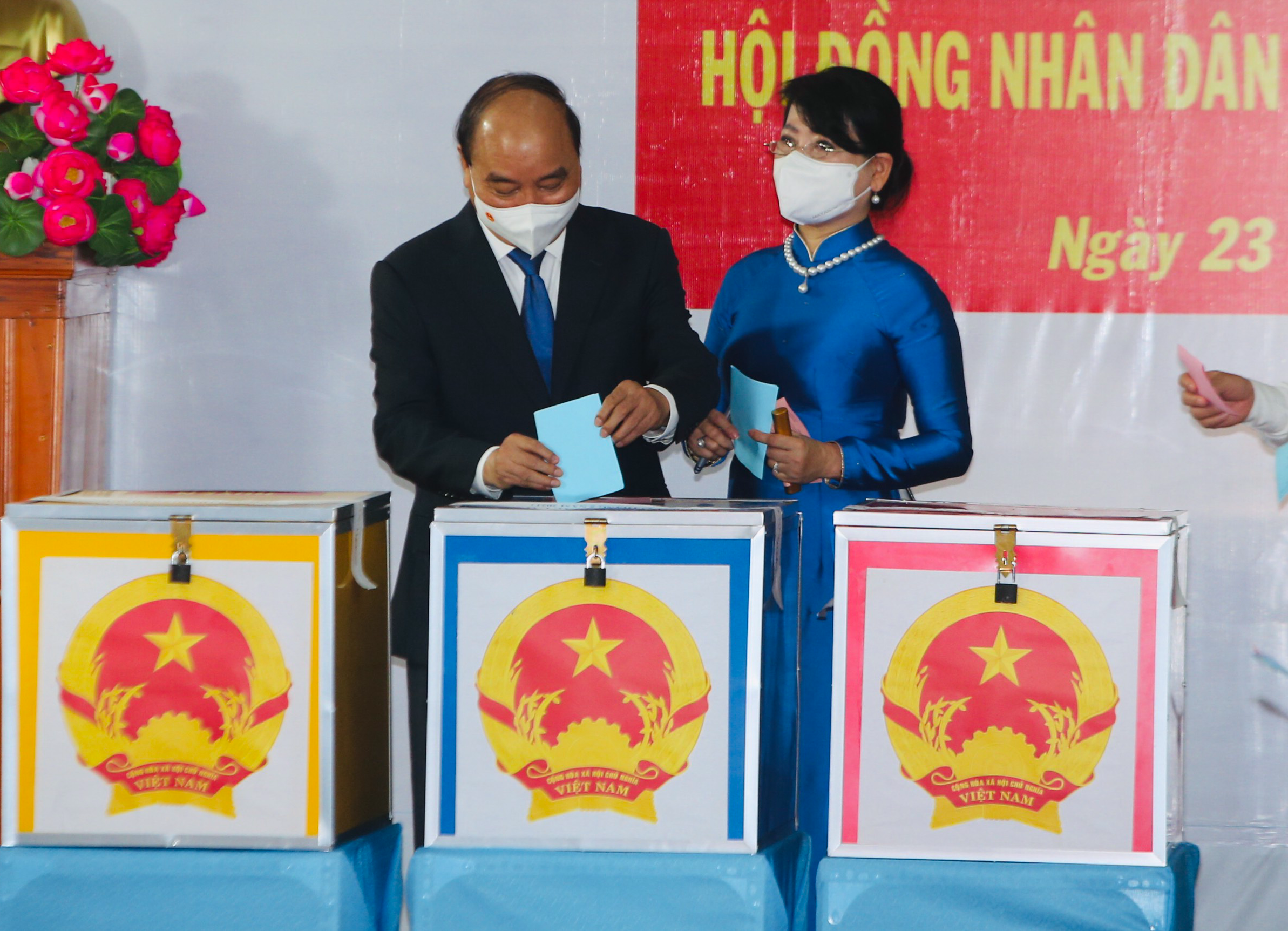 Phóng sự ảnh: Lãnh đạo Đảng, Nhà nước đi bầu cử