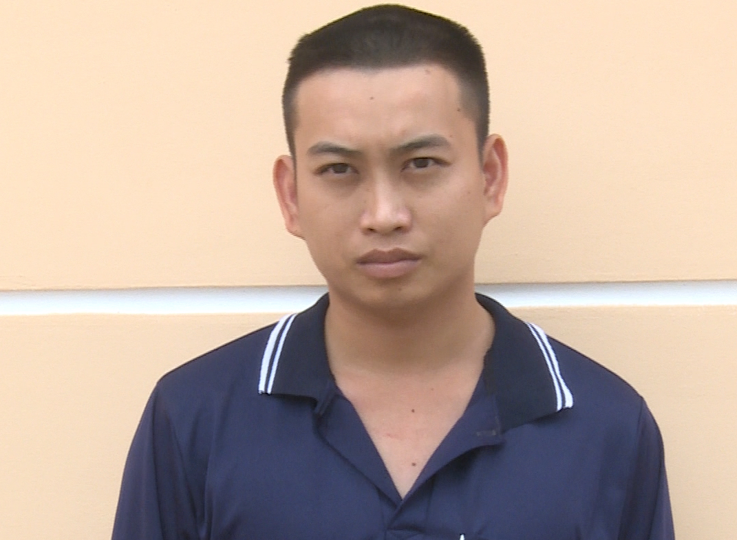 CLIP: Gã trai chém người khác vì bị nhắc lại chuyện hiếp dâm