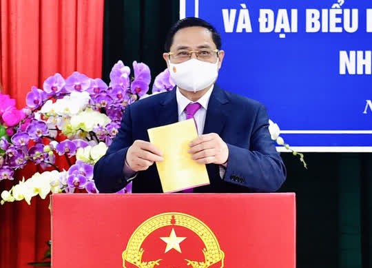 Thủ tướng Phạm Minh Chính hoàn thành bỏ phiếu bầu cử tại Cần Thơ