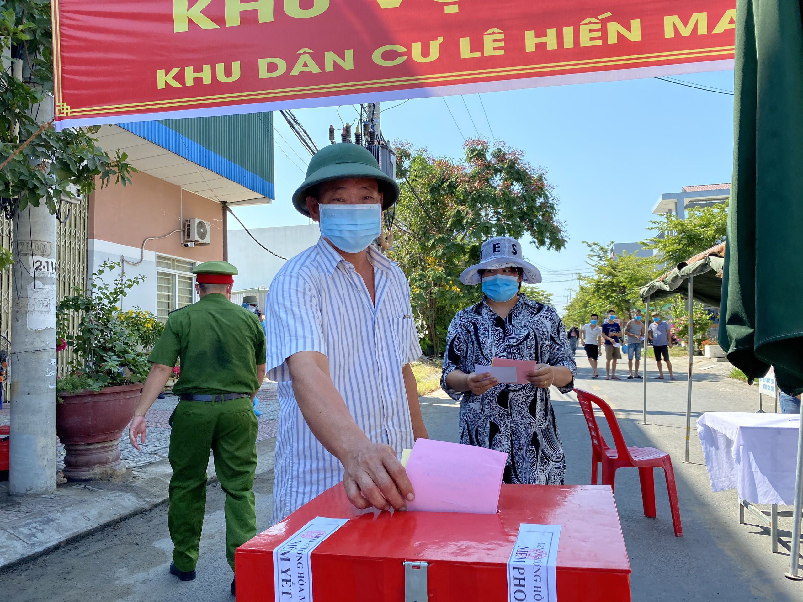 Miền Trung: Bầu cử đặc biệt trong khu cách ly tập trung phòng chống dịch Covid-19 - Ảnh 9.