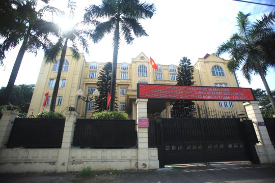 Vụ h&ograve;a giải cho kẻ cướp v&agrave; bị hại: Nguy&ecirc;n Trưởng C&ocirc;ng an quận T&acirc;y Hồ chỉ đạo kh&ocirc;ng giữ nghi phạm? - Ảnh 1.