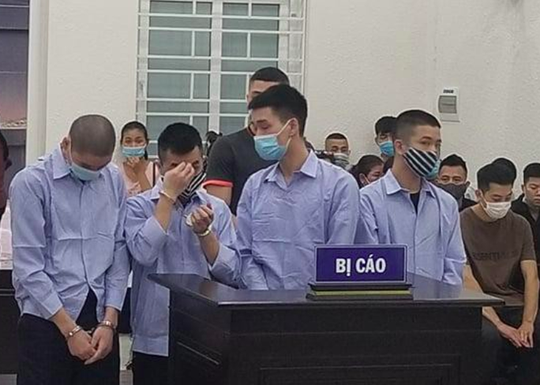 Vụ h&ograve;a giải cho kẻ cướp v&agrave; bị hại: Nguy&ecirc;n Trưởng C&ocirc;ng an quận T&acirc;y Hồ chỉ đạo kh&ocirc;ng giữ nghi phạm? - Ảnh 2.