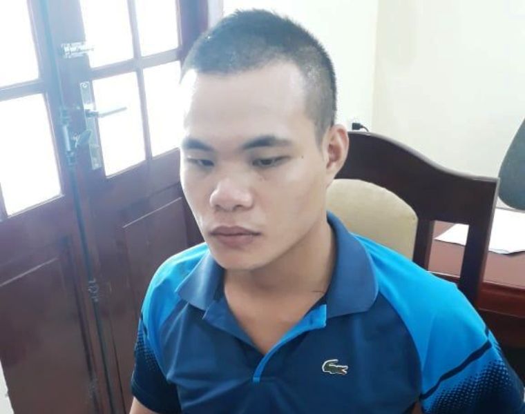 CLIP: Chủ ki-ốt ở chợ đầu mối đang nằm ngủ bất ngờ bị đ&acirc;m chết - Ảnh 2.