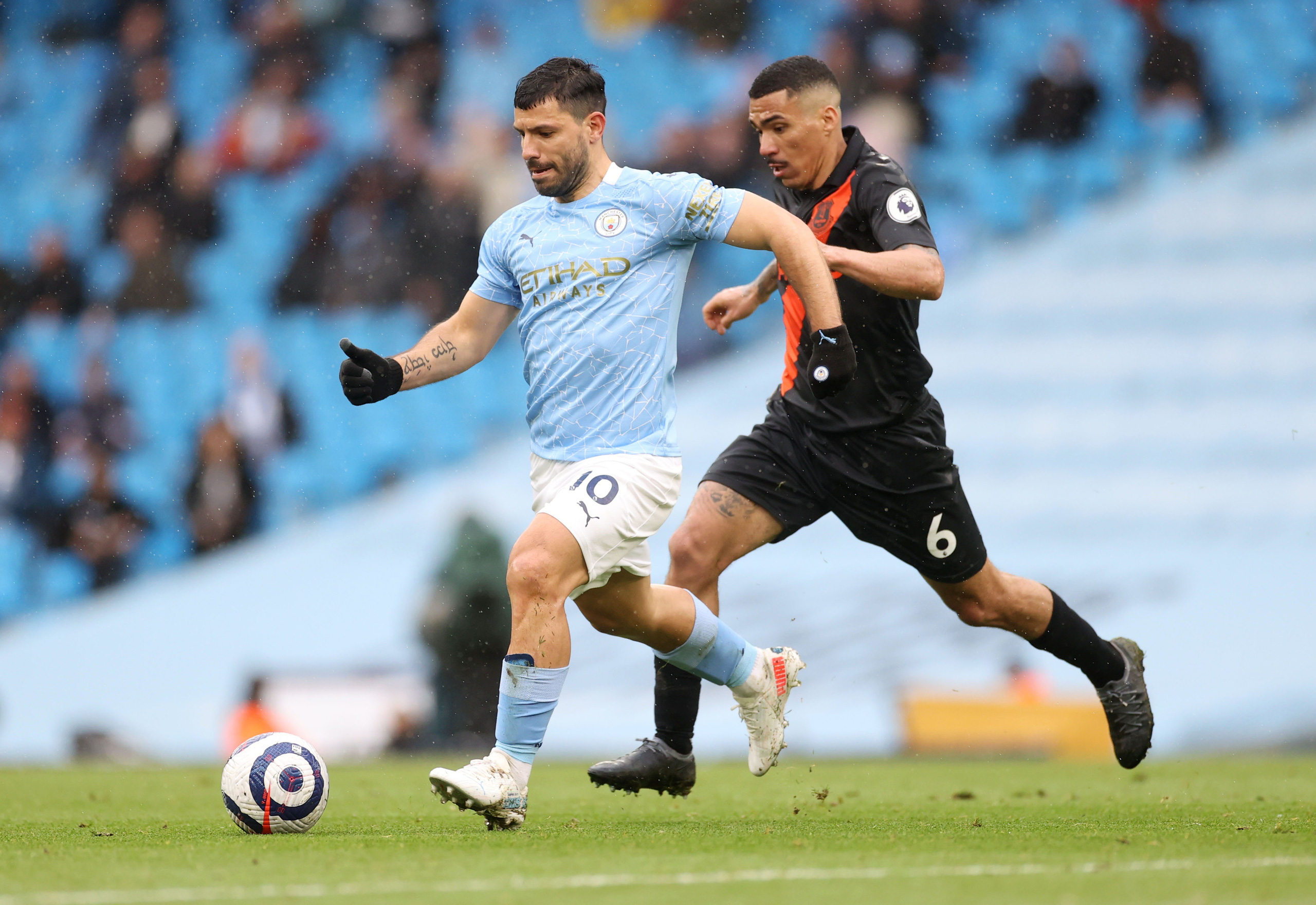 Sergio Aguero ch&iacute;nh thức gia nhập Barcelona với ph&iacute; 0 đồng - Ảnh 3.