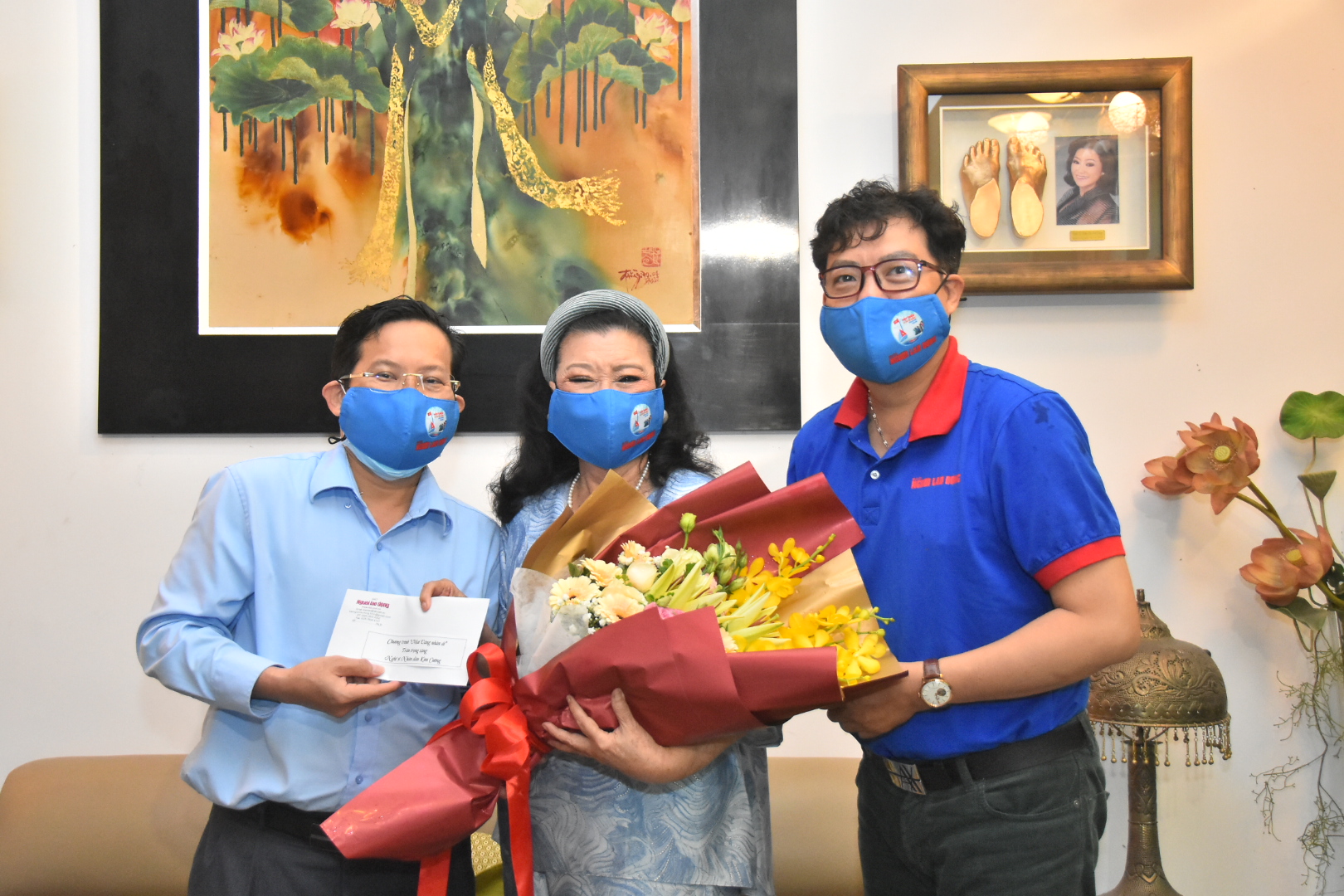 "Mai Vàng nhân ái" thăm NSND Kim Cương và NSND Minh Vương
