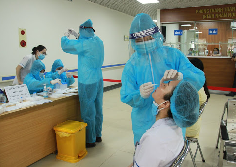 3 mẹ con cùng cháu dương tính SARS-CoV-2 liên quan chùm ca bệnh Times City và T&T
