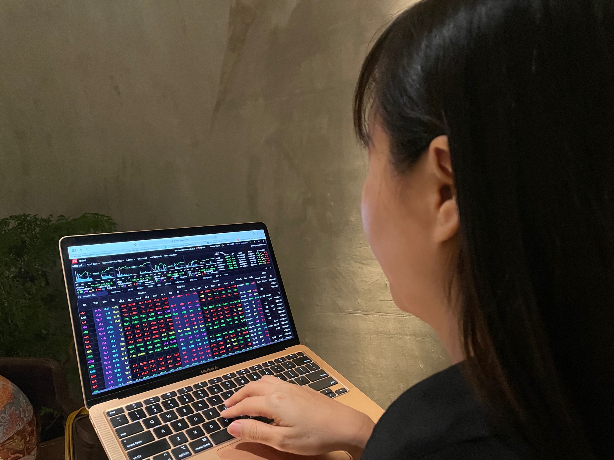 Chứng khoán ngày mai: Thận trọng khi VN-Index đã tăng 6 phiên liên tiếp