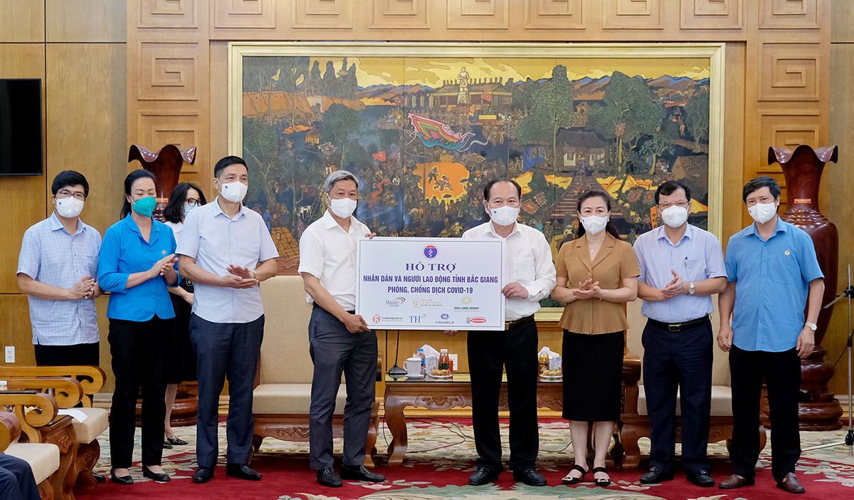 Acecook Việt Nam chung tay cùng Bắc Giang, Bắc Ninh phòng, chống dịch Covid-19