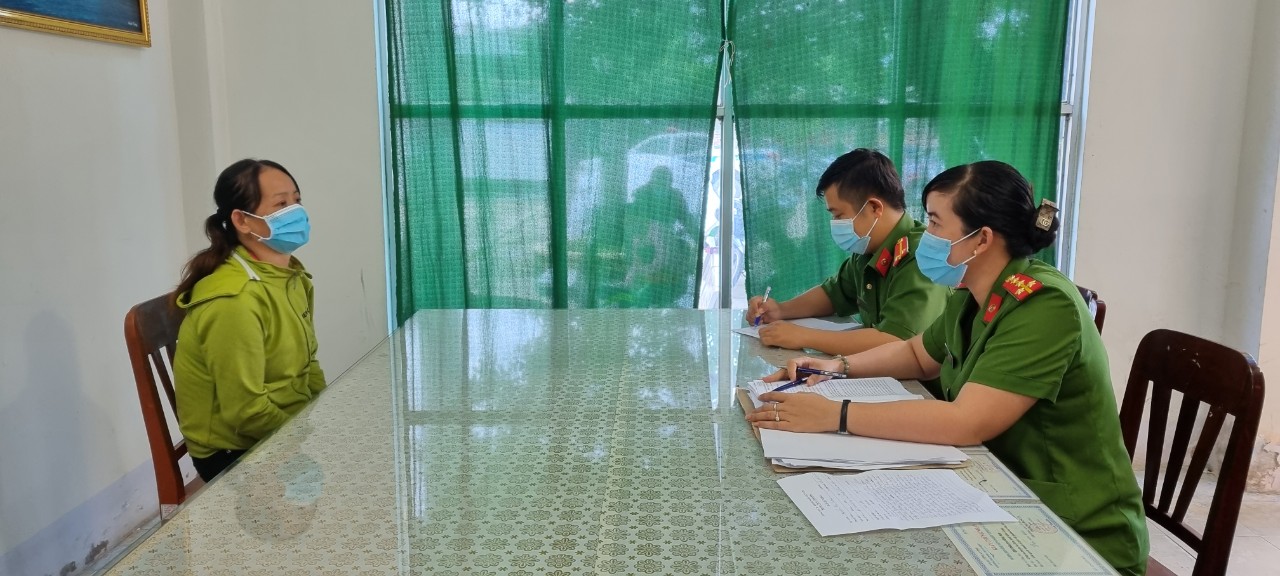 Sợ chồng nghi ngoại t&igrave;nh, mẹ nhẫn t&acirc;m n&eacute;m con mới sinh xuống s&ocirc;ng - Ảnh 3.
