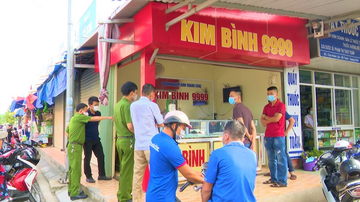 Tiệm vàng bị trộm bẻ khóa đột nhập, "cuỗm" nhiều cây vàng