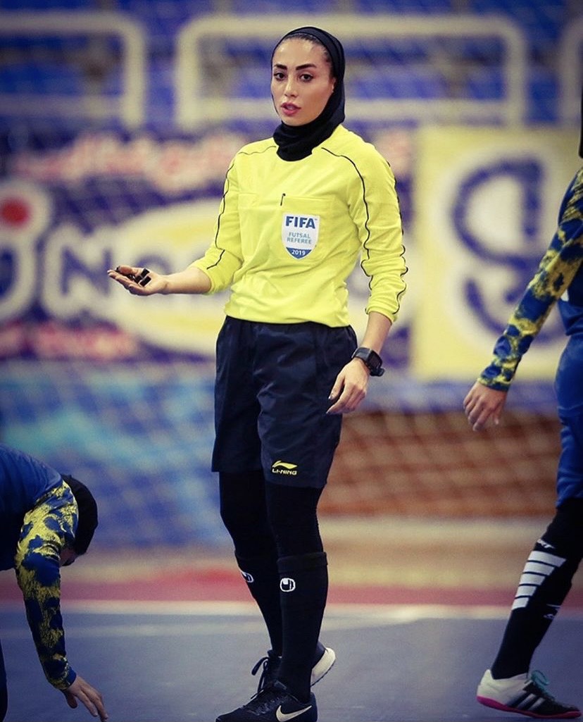 Nữ trọng t&agrave;i xinh đẹp mang may mắn đến tuyển futsal Việt Nam - Ảnh 5.