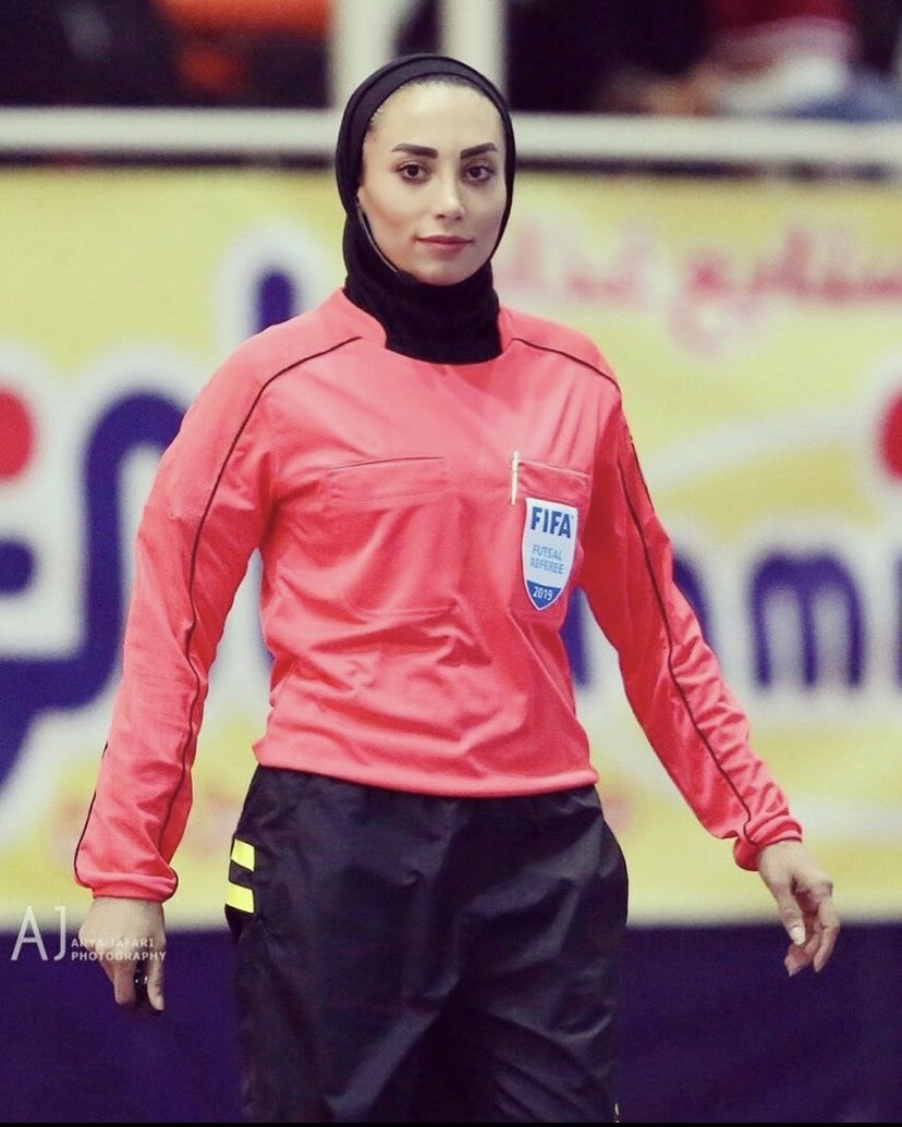 Nữ trọng t&agrave;i xinh đẹp mang may mắn đến tuyển futsal Việt Nam - Ảnh 2.