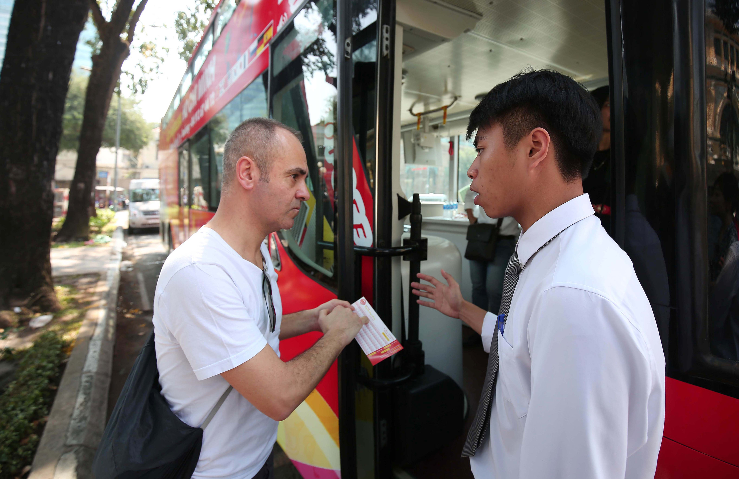 Lắng nghe người dân hiến kế: Đặt tiếng Anh làm ngôn ngữ thứ hai của TP HCM