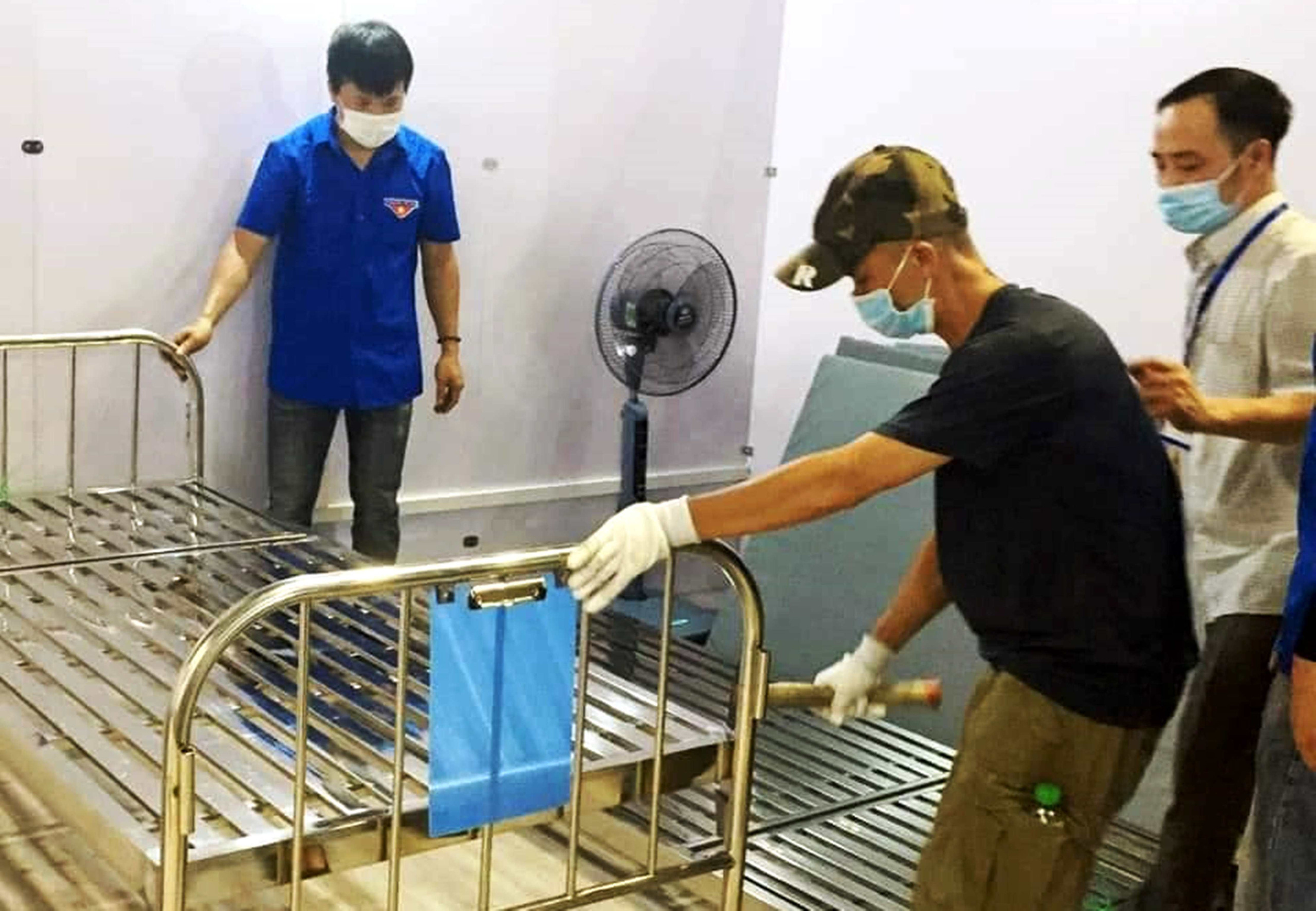 Anh thợ nhôm kính góp 100 triệu, xung phong vào tâm dịch Bắc Giang - Ảnh 2.